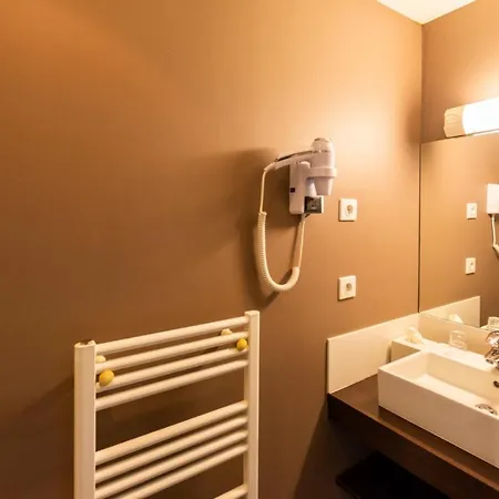 Logis Le Galant 3* 라플레슈