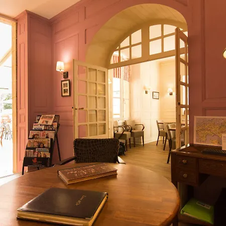 فندق Logis Le Galant