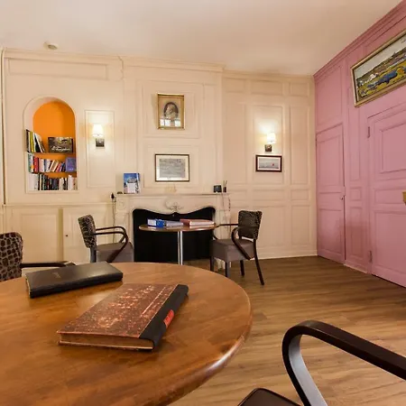 Le Vert Galant Hotel 3*