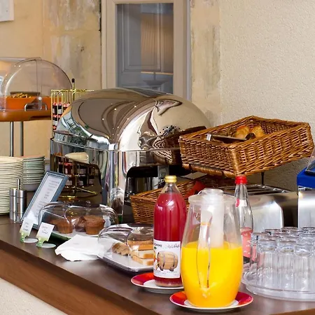 Le Vert Galant Hotel 3*