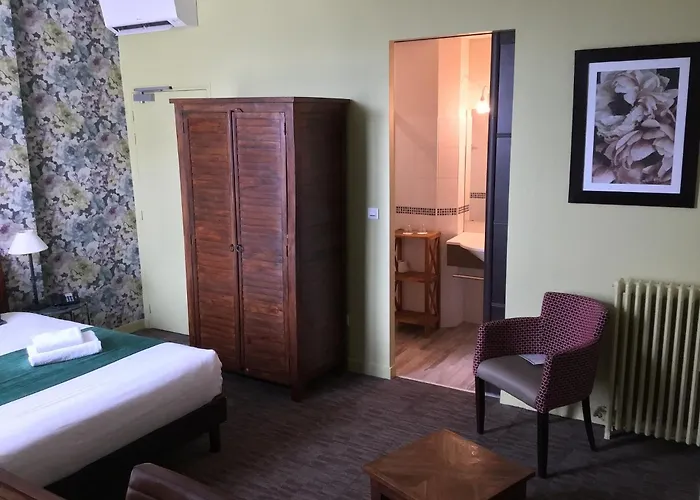 Logis Le Galant Hotel